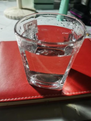 一杯水的单纯，一颗心的纯朴