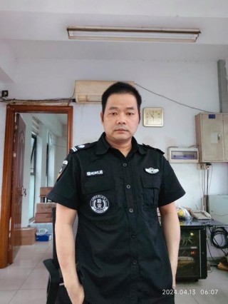 这个保安很烦人