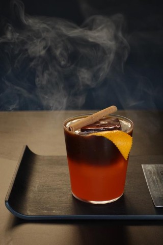 调一杯过期的热烈，再倒掉