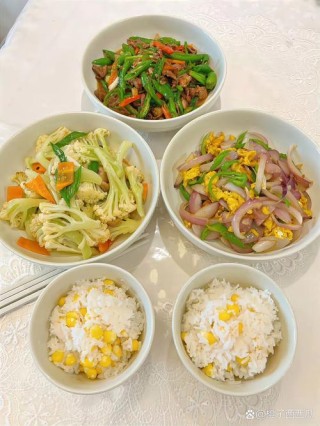 周末午餐发朋友圈，都说喜欢我家餐桌上的烟火气，幸福感满满