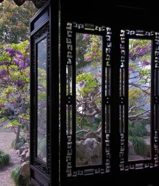 一扇小轩窗，雕琢了风景，惊艳了时光