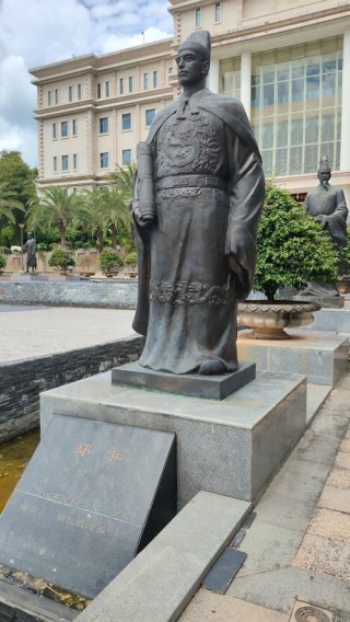 雕像
