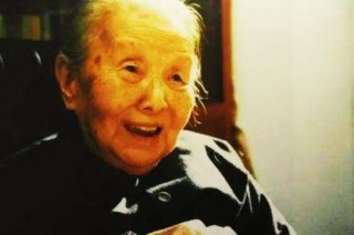 冰心去世后，她孙子为何在墓碑上写“教子无方，枉为人表”8个字周迅少女时，曾做模特留下26幅人体画，出名后，其中一幅卖18