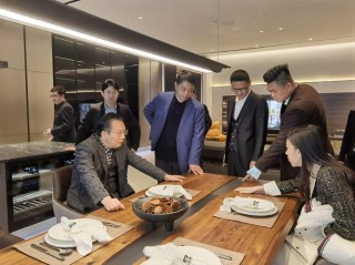 红星美凯龙车建新：借600块创业到900亿资产，小木匠缔造家居帝国