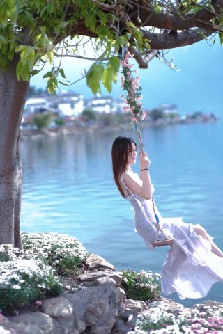 一个女人独步清秋