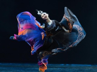 文字曼妙，在妩媚秋色中舞蹈