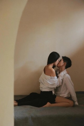 空气中飘荡着的暧昧