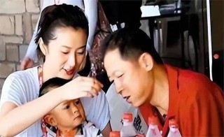 王志文说，到了中秋节，兄弟姐妹聚一聚，就会明白三个...