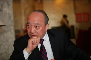 励志人物：鲁冠球的第一桶金