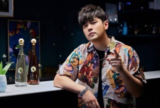 周杰伦：从蚁族到10亿投资人，他如何玩转商业帝国