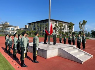 「升旗」功不唐捐，玉汝于成——记高三升旗仪式