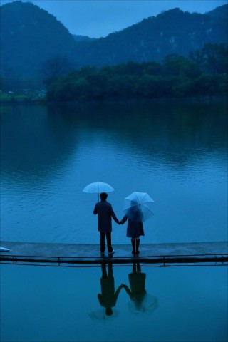 一桥烟雨一伞开