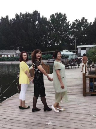 奔六