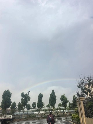 雨过天晴的彩虹