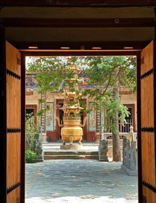 感受千年古刹的静谧