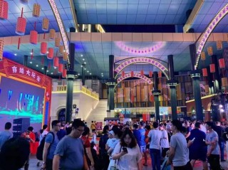去逛街的文案：街头流连，发现生活中隐藏的美好