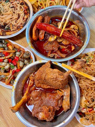 除了煮，竟然还能炒？爆炒柳州螺蛳粉，让我们一起臭味相投吧