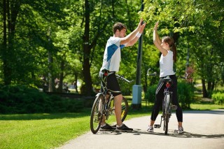 在有意义的生活方式里享受快乐