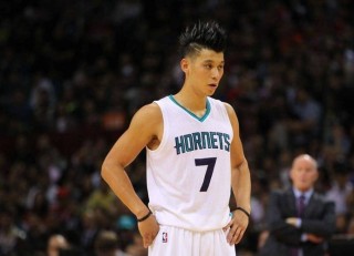 林书豪：伟大之前，他在睡沙发