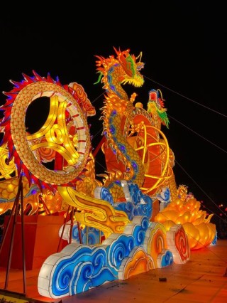 焰火耀赣水 马跃迎新春