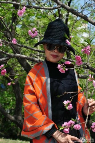 哪来伊人数桃花