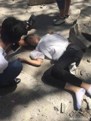 小说：美女车祸导致气胸窒息，危在旦夕，小伙神奇出手救活