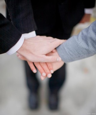 左手握右手的温暖