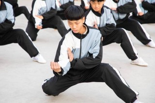 不要再抱怨，总是练重复的武术动作