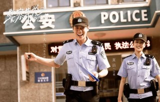 “警察叔叔，肩膀让我靠一下”，浙江民警借个肩膀能挽回一个轻生的少女，很值！