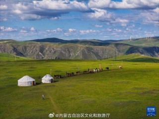 秋前方到草原上 （打一字）