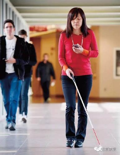 残疾人何建峰开网店卖苹果，交易额达50多万元  第1张