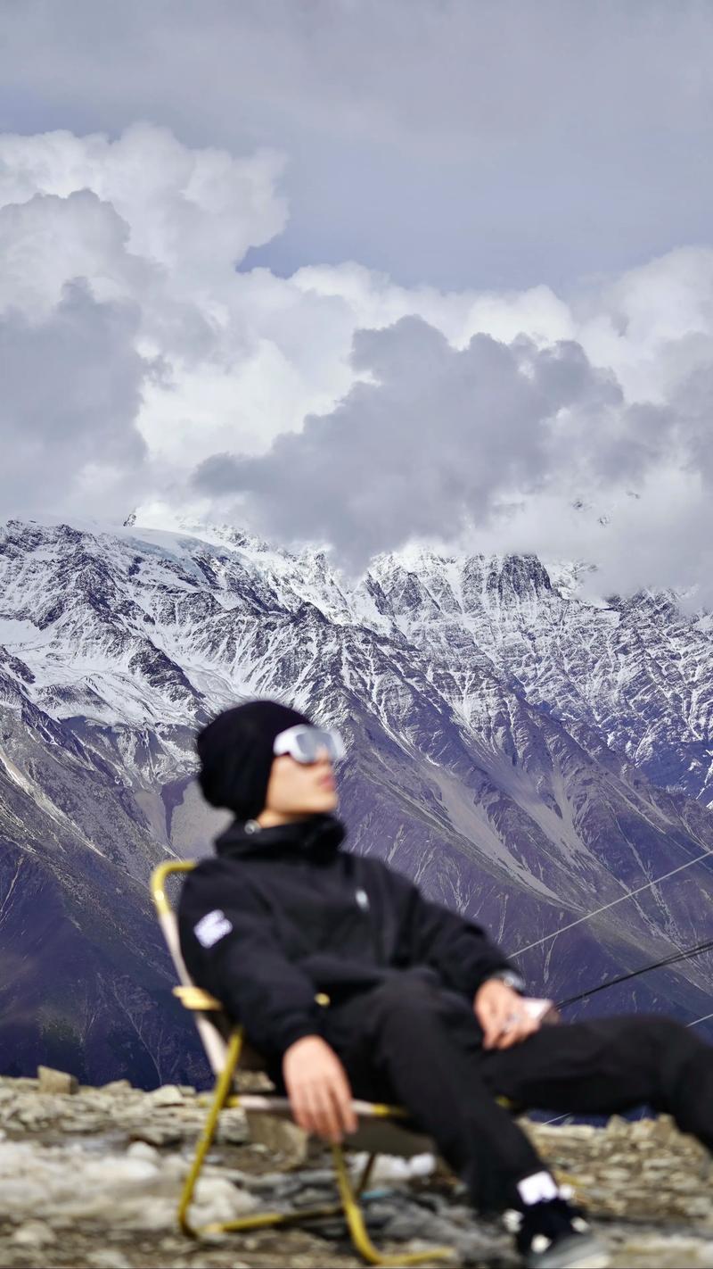 对贡嘎神山的经典语录（描写贡嘎山景色的文章是什么）  第1张