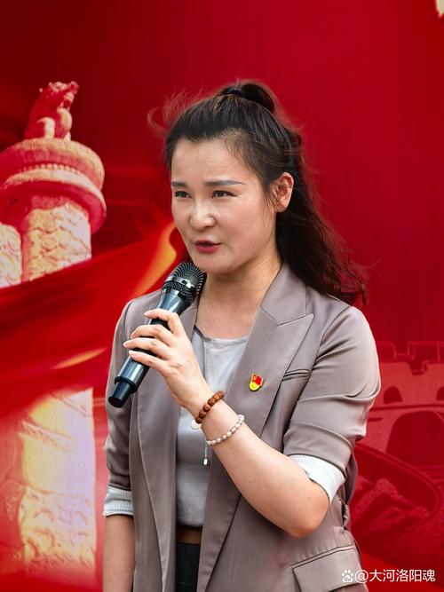 童伊娜：高调张扬地激情工作  第1张