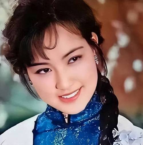 刘晓庆：人要学会像草一样坚韧  第1张