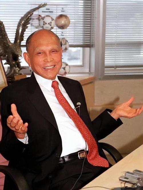 霍英东:最苦的亿万富翁 第1张 霍英东:最苦的亿万富翁 第1张