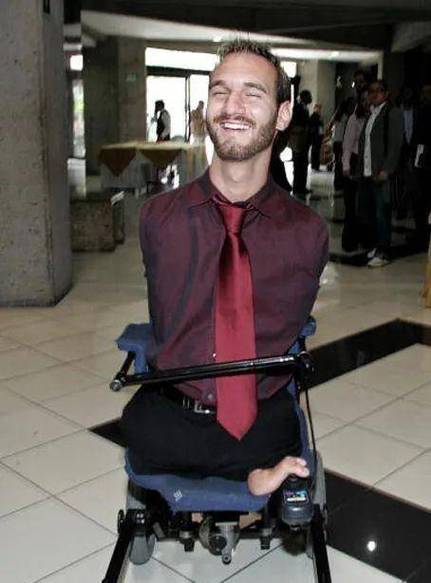 尼克·胡哲：没有四肢的人生  第1张