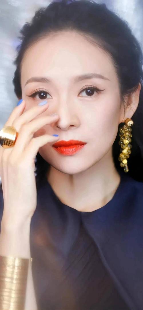 章子怡：永远相信下一个故事是最好的  第1张