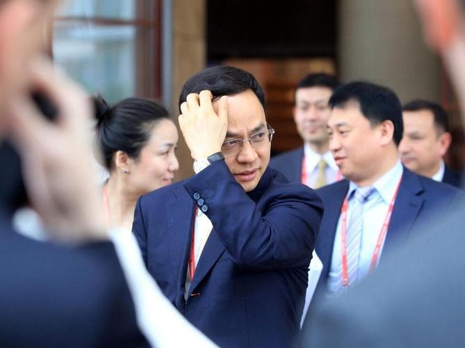 李河君顶掉马云，成为中国新首富  第1张