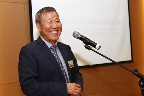 差点被可口可乐收购，这位“农民”靠卖果汁身价超过100亿  第1张