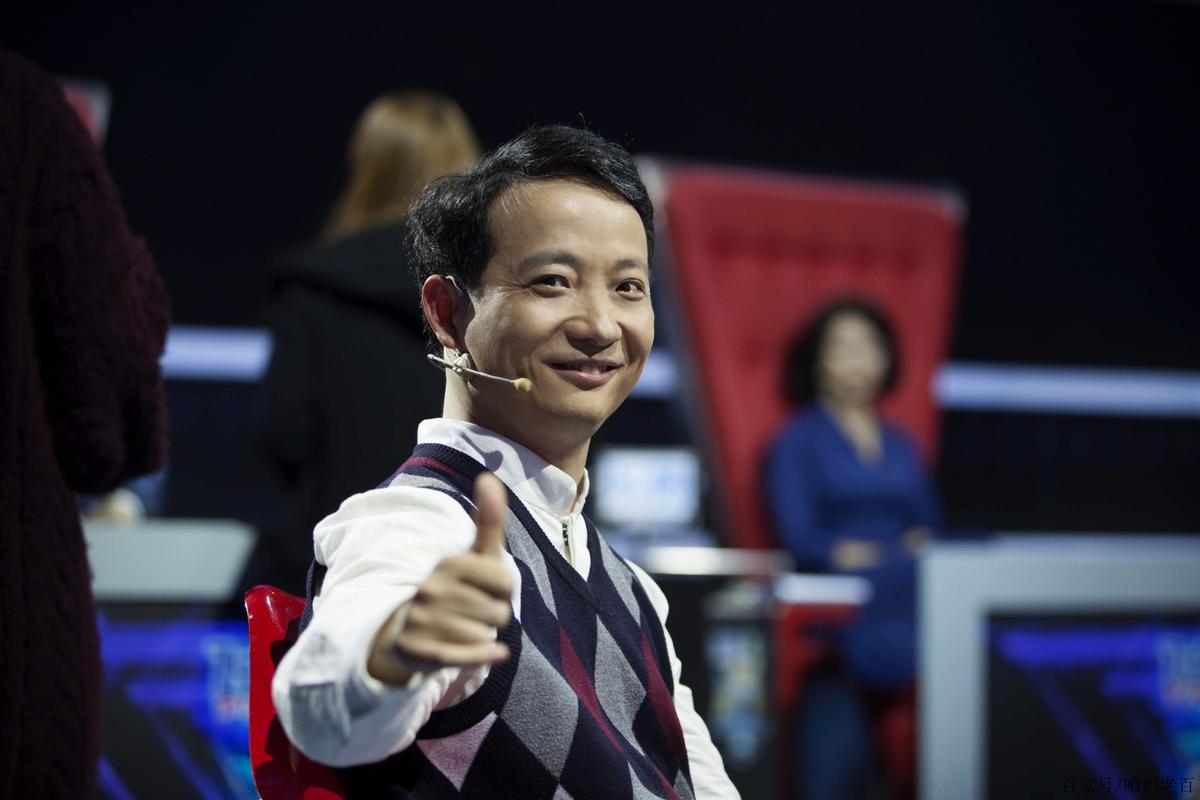 崔万志：从残疾人到千万富翁，他不抱怨，靠自己  第1张