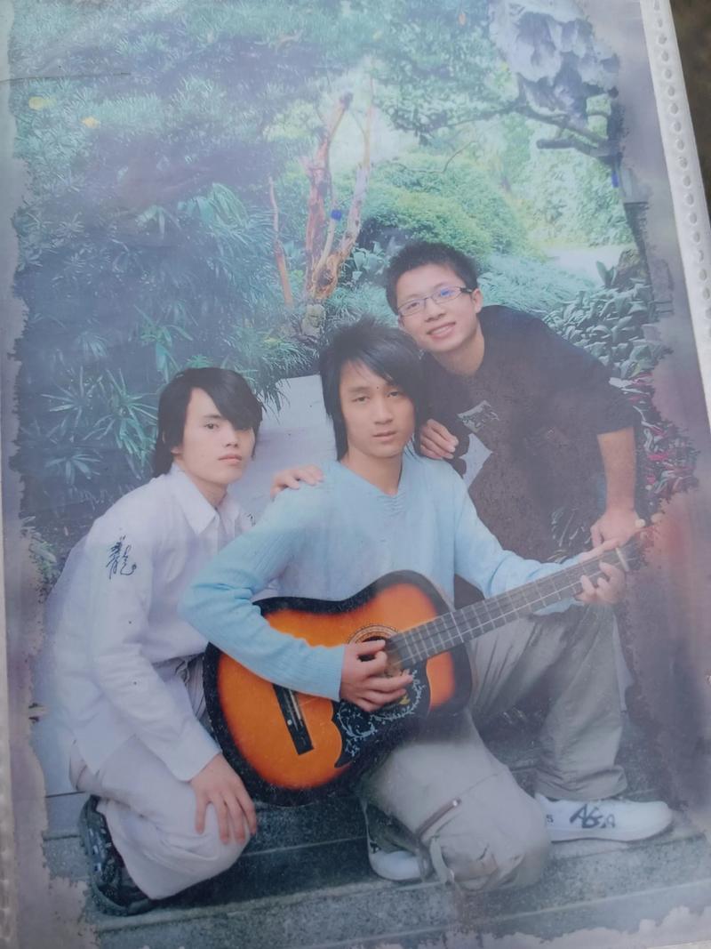 我们是否沦为旧朋友  第1张