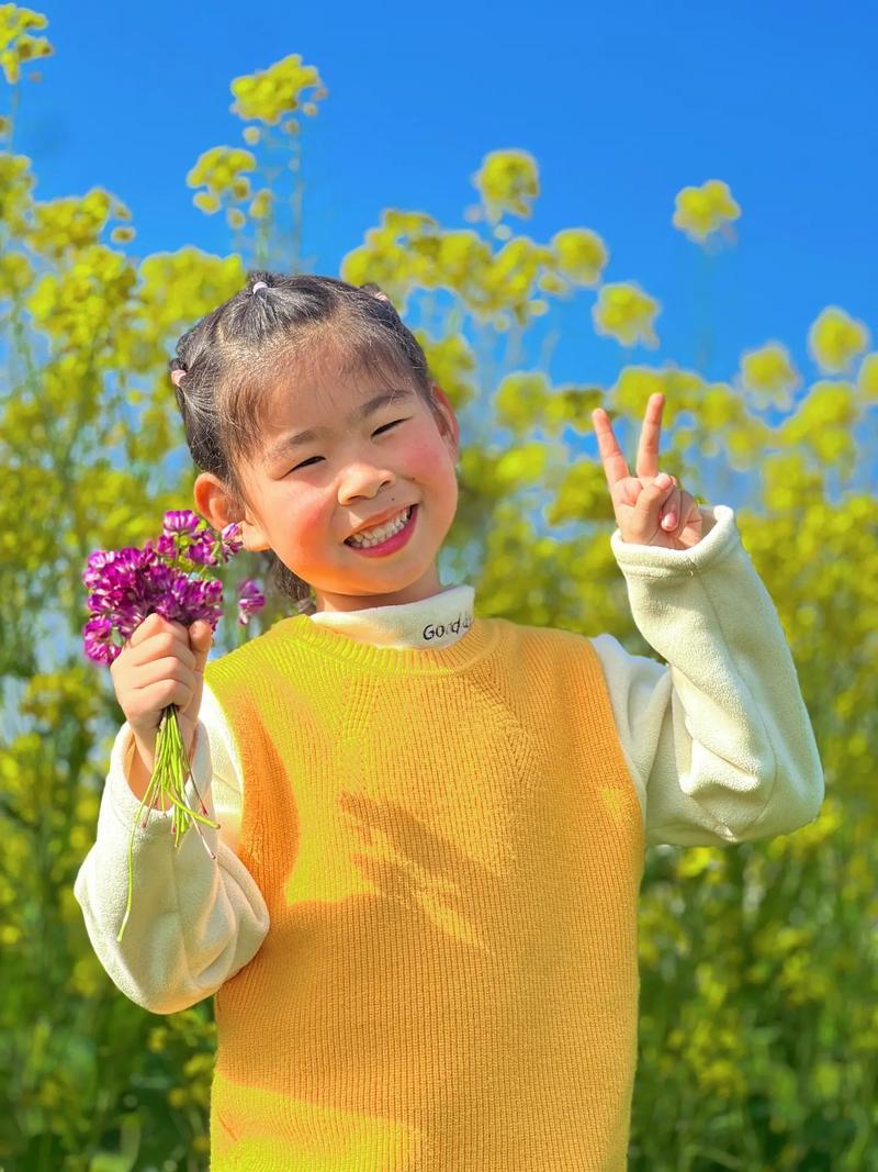 晨光下的笑容并不灿烂  第1张