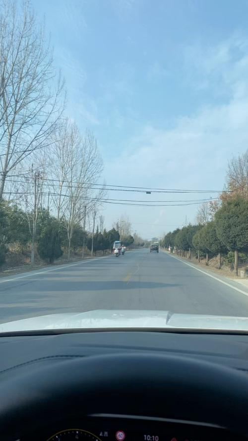 路上的风景  第1张