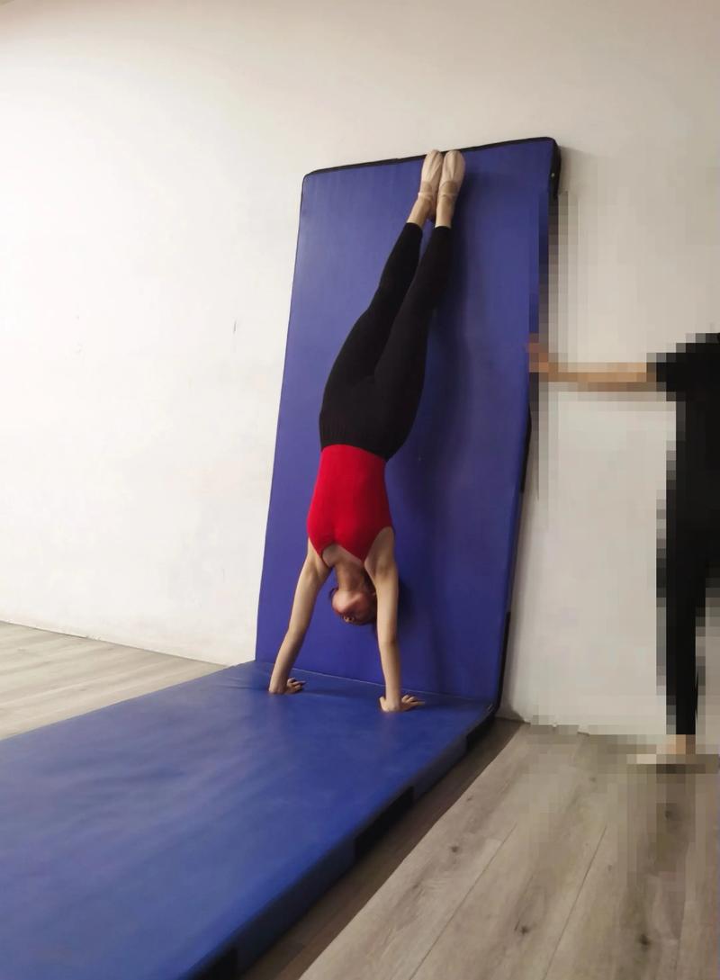 请弯下你的腰  第1张