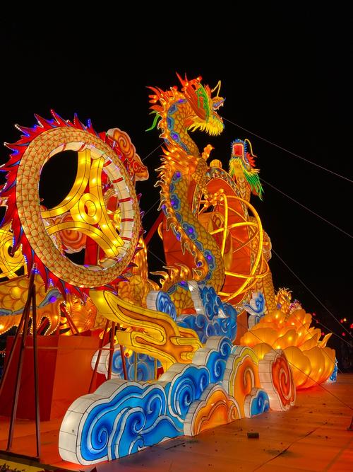 焰火耀赣水 马跃迎新春  第1张