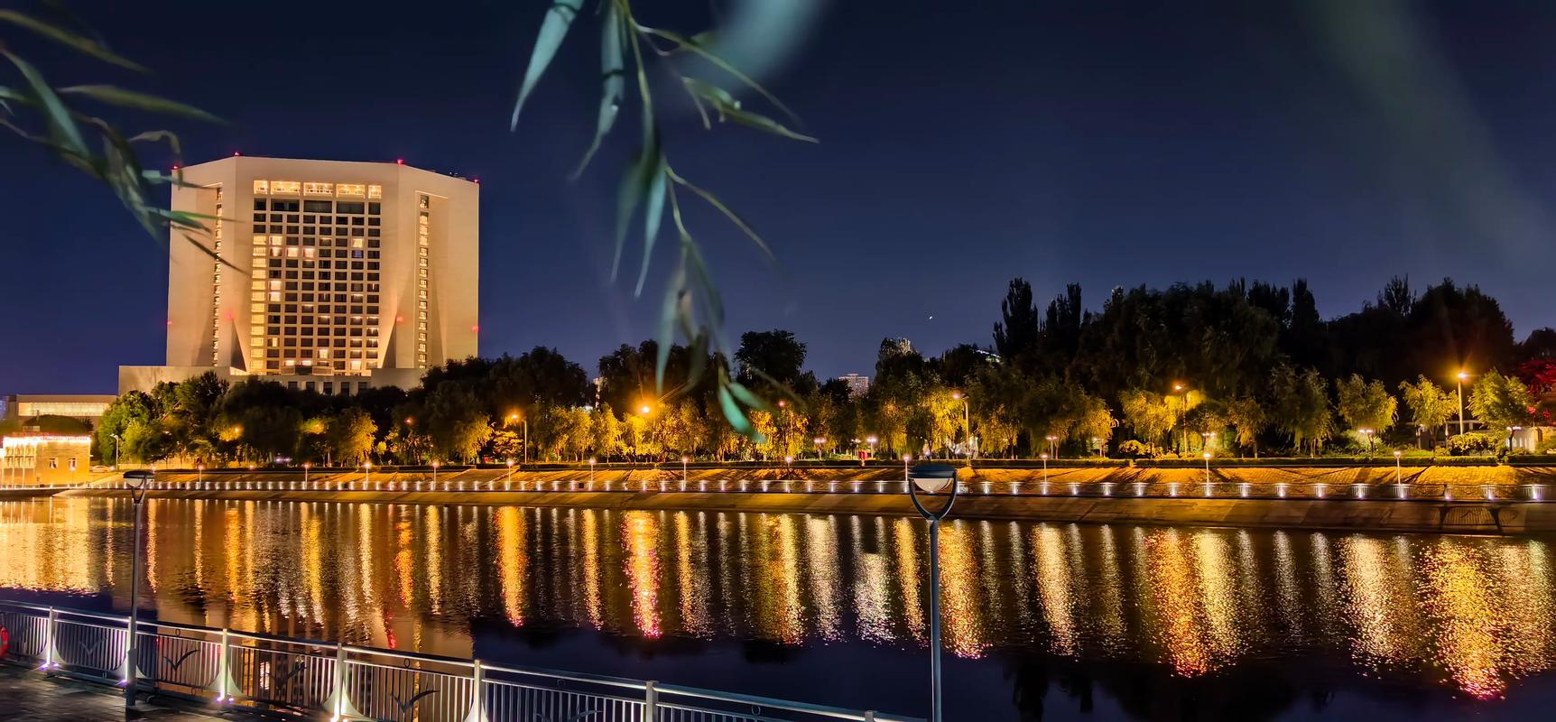 家乡的夜色  第1张