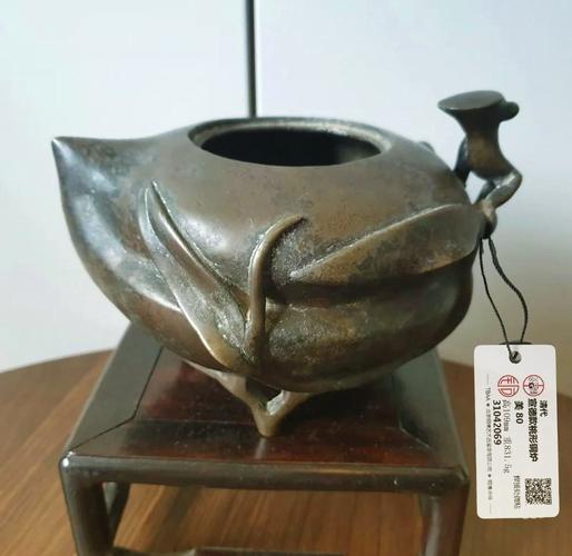 母亲的铜脚炉  第1张