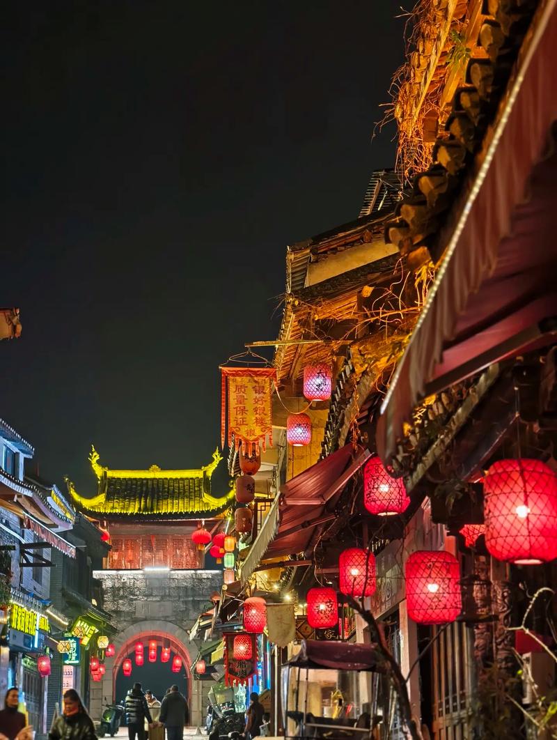 走过青石巷  第1张