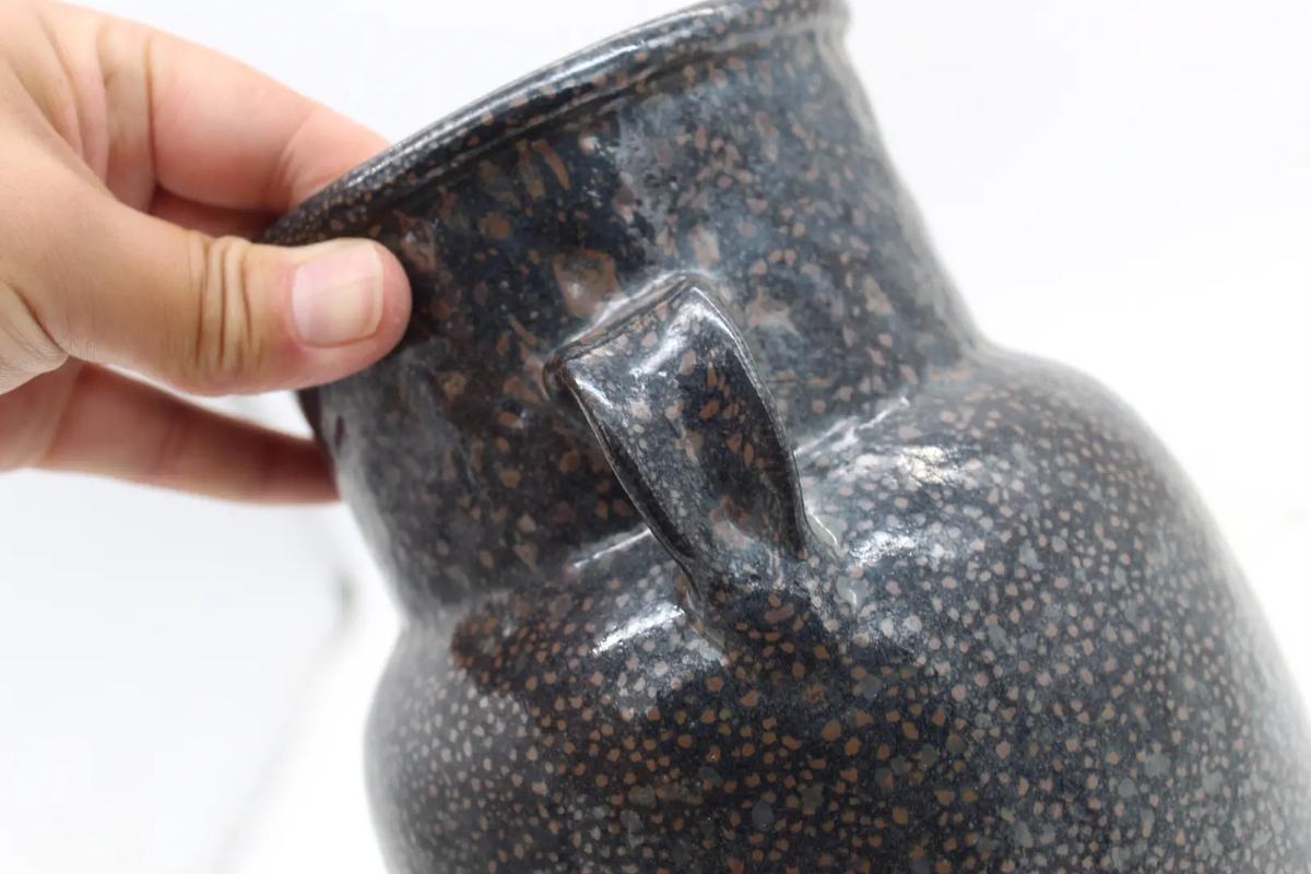 黑罐子红罐子  第1张