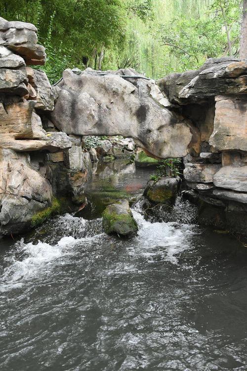 遗失在传说里的蝴蝶泉  第1张